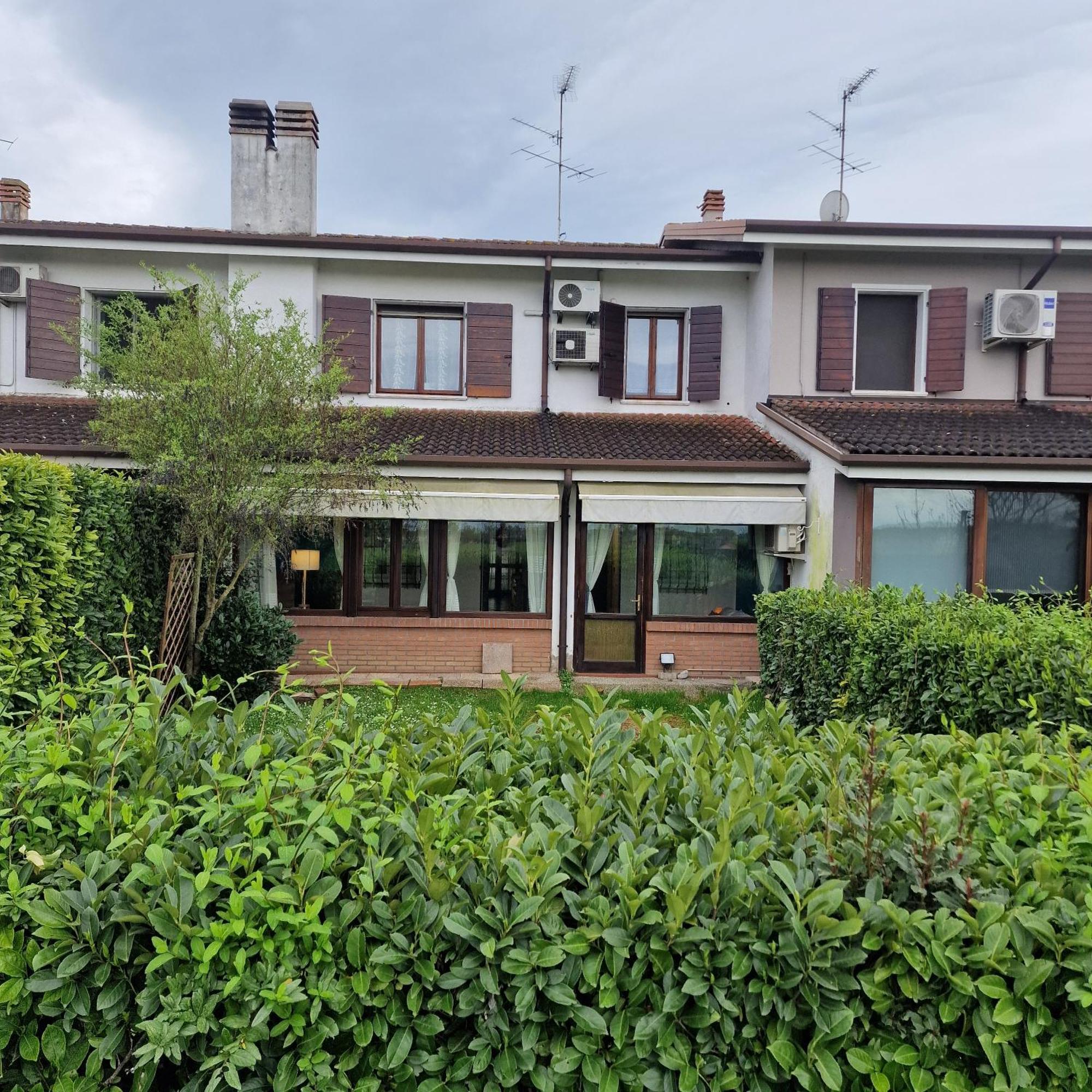 Villa Residenza Vittoria Bagnolo San Vito Esterno foto